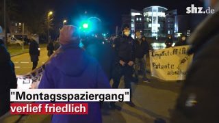 Corona-Proteste: Etwa 120 Menschen in Flensburg beim "Montagsspaziergang"